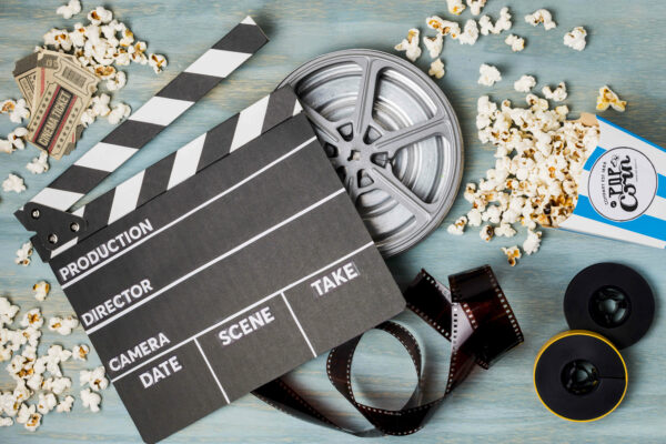 clapperboard-popcorn-film-stripe-cinema-tickets-wooden-desk2