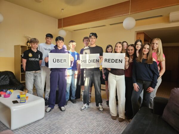 KYC Über Medien reden